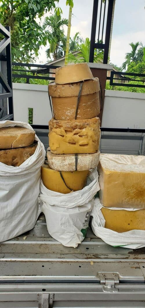 Honey harvesting process